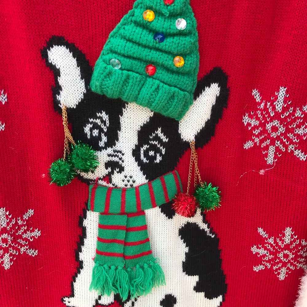 ❌SOLD❌Women’s red Christmas sweater - Picture 2 of 4